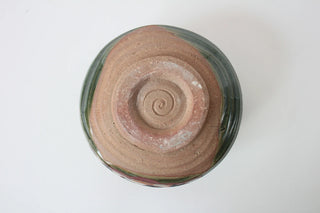 Chawan Matchaschale Fuyugaki – Unterseite mit naturbelassener Keramikbasis