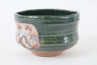 Chawan Matchaschale Fuyugaki – Rückseite mit durchgehend grüner Glasur