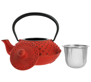 Rote Gusseisen-Teekanne Kanbin Iwachu mit abgenommenem Deckel und herausnehmbarem Edelstahlsieb.