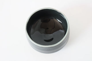 Draufsicht auf die Chawan Kokuyo mit reduzierter Ästhetik