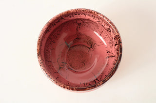 Innenansicht der Chawan Yuyake mit rosafarbener Glasur