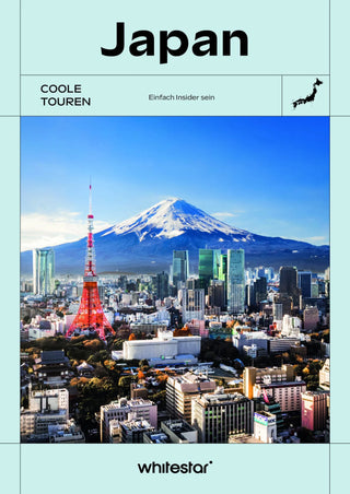 Buchcover von Coole Touren Japan (Travel COOLture) mit Blick auf die Skyline von Tokio, dem roten Tokyo Tower im Vordergrund und dem schneebedeckten Mount Fuji im Hintergrund – moderner Japan-Reiseführer für Entdecker