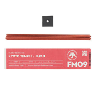 Fragrance Memories Räucherstäbchen Kyoto Tempel Set mit 15 roten Räucherstäbchen und Halter
